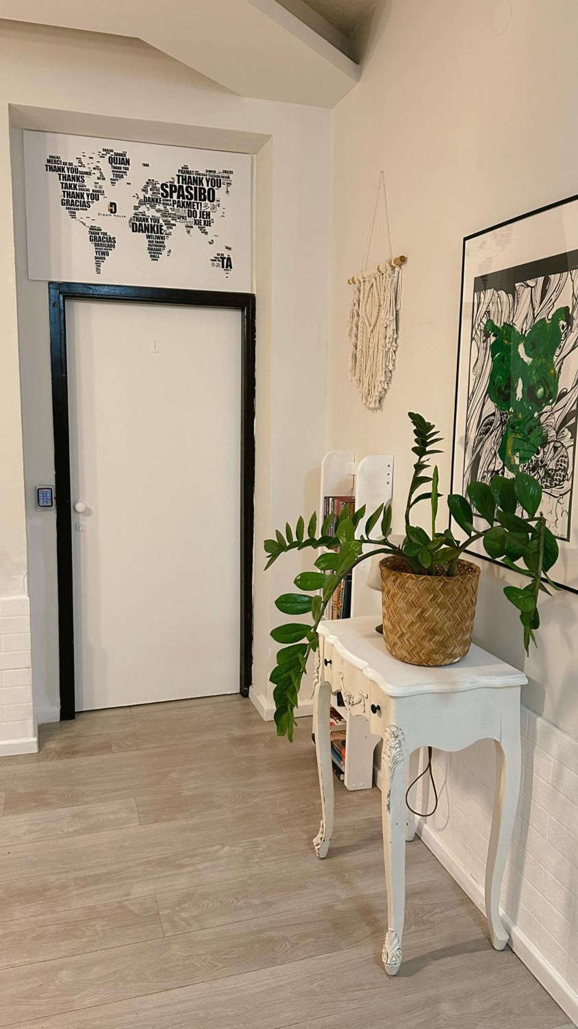 Dream House Art Hostel Garden And Terrace Haifa Bagian luar foto