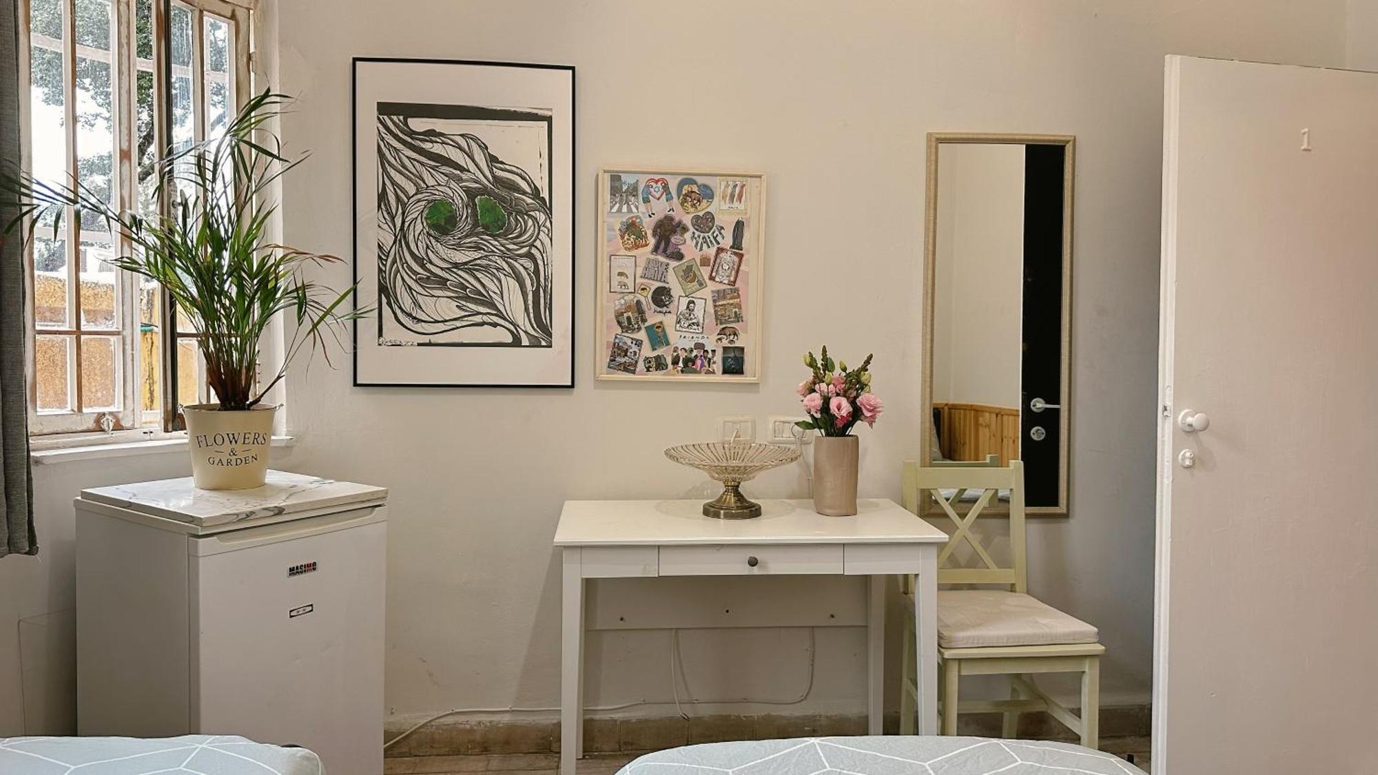 Dream House Art Hostel Garden And Terrace Haifa Bagian luar foto