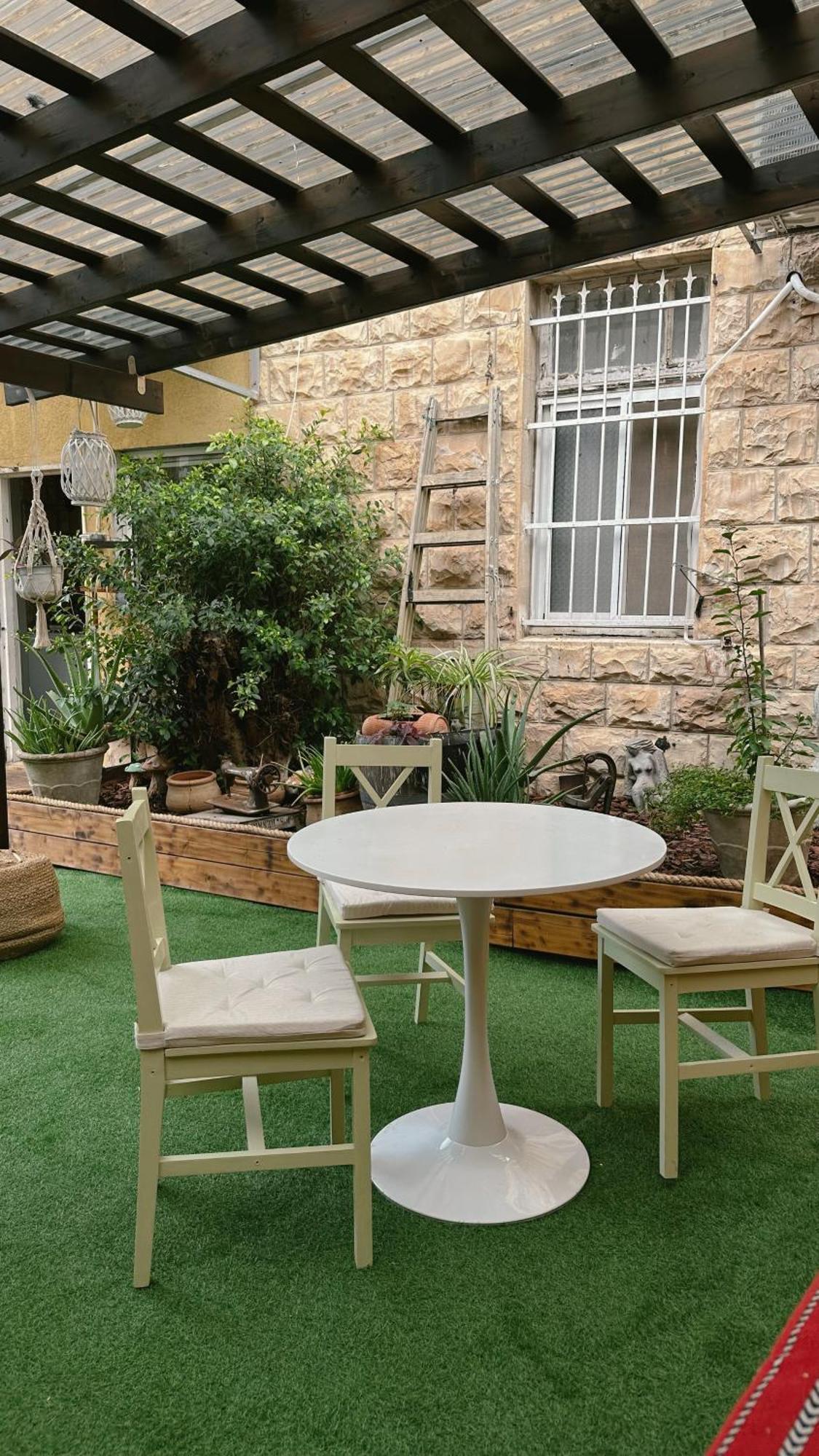 Dream House Art Hostel Garden And Terrace Haifa Bagian luar foto
